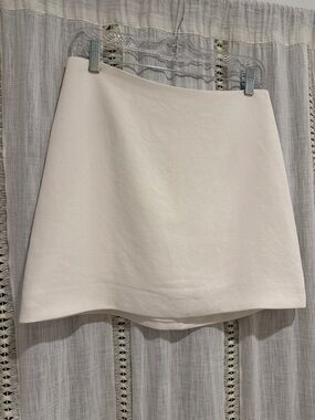 Aritzia Classic White Mini Skirt